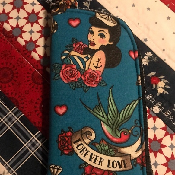 New, handmade, padded sunglasses/eyeglasses case with swivel hook - Picture 3 of 5